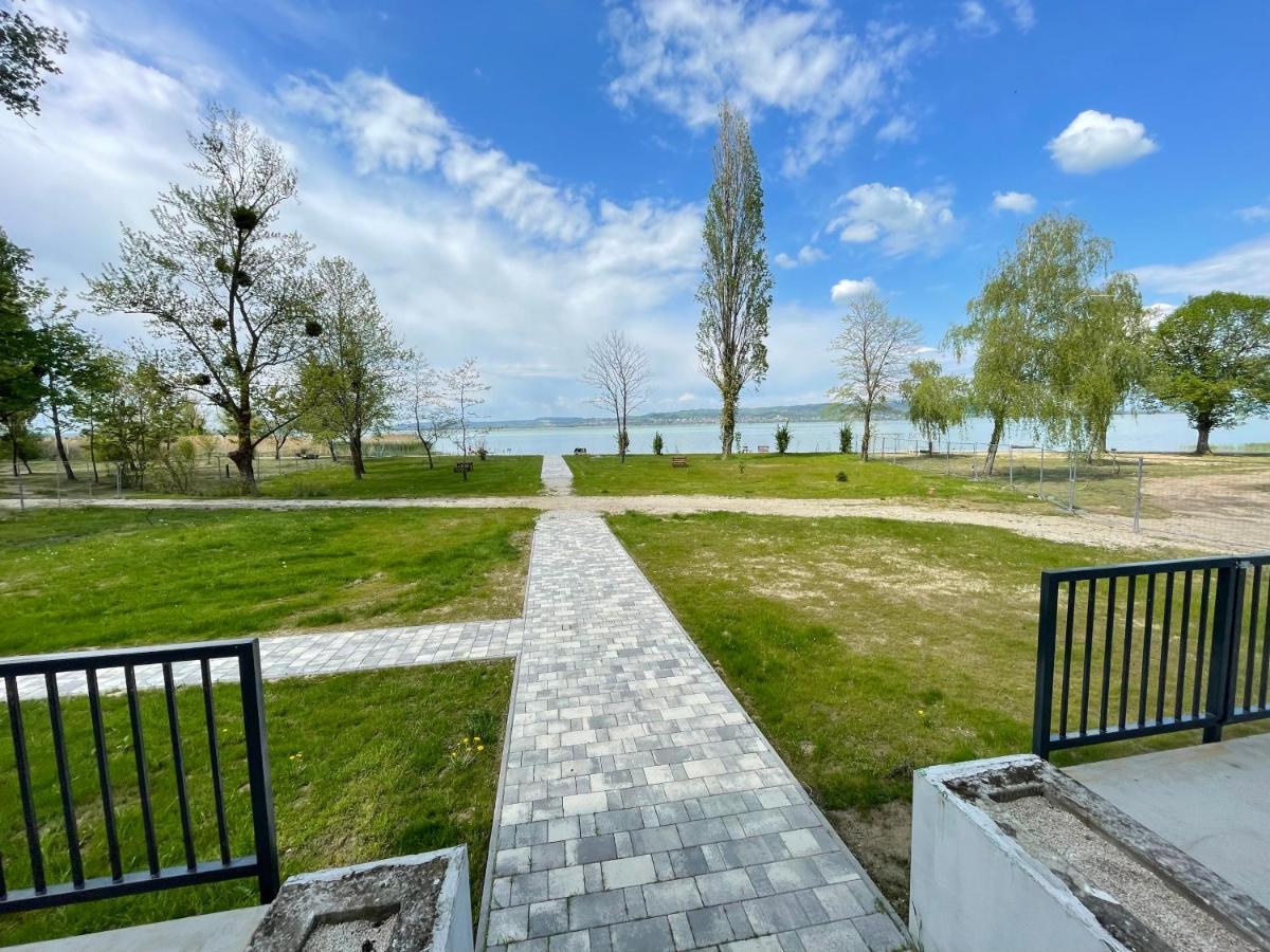 Siesta Apartman Balatonberény Esterno foto